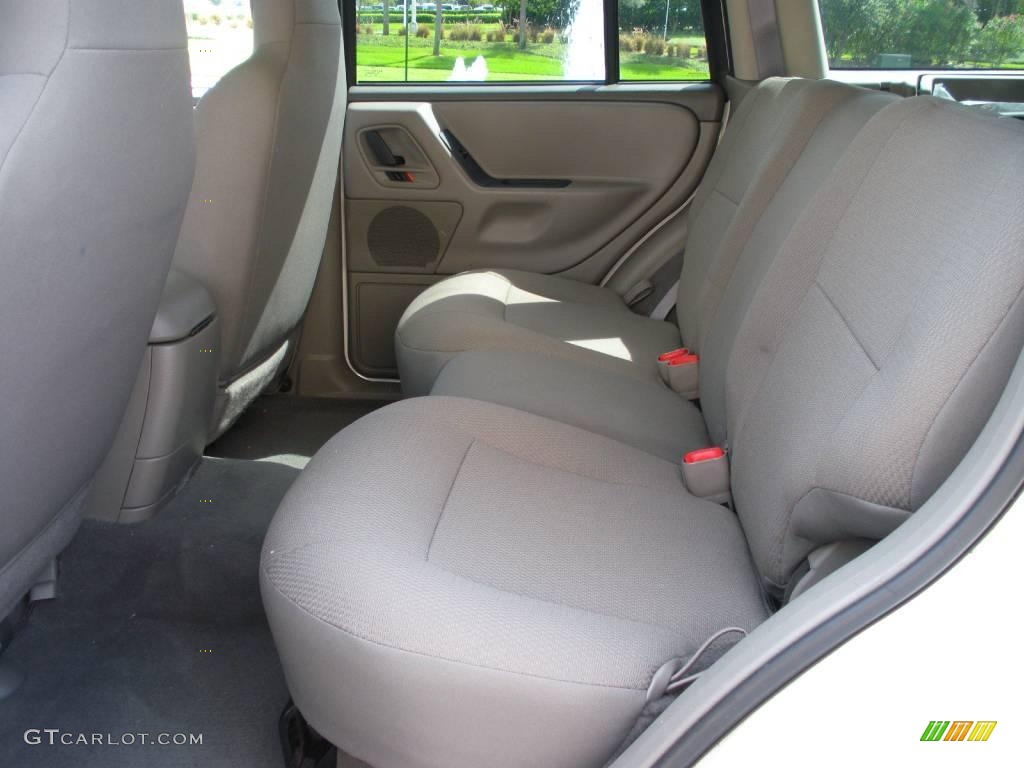 2003 Grand Cherokee Laredo - Stone White / Sandstone photo #13