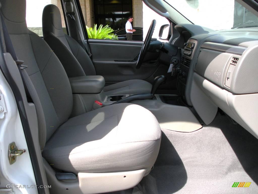 2003 Grand Cherokee Laredo - Stone White / Sandstone photo #15