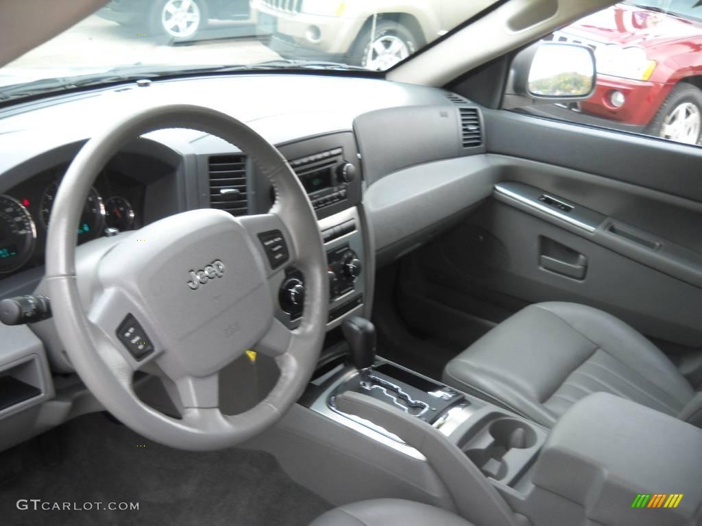 2007 Grand Cherokee Laredo 4x4 - Bright Silver Metallic / Medium Slate Gray photo #7