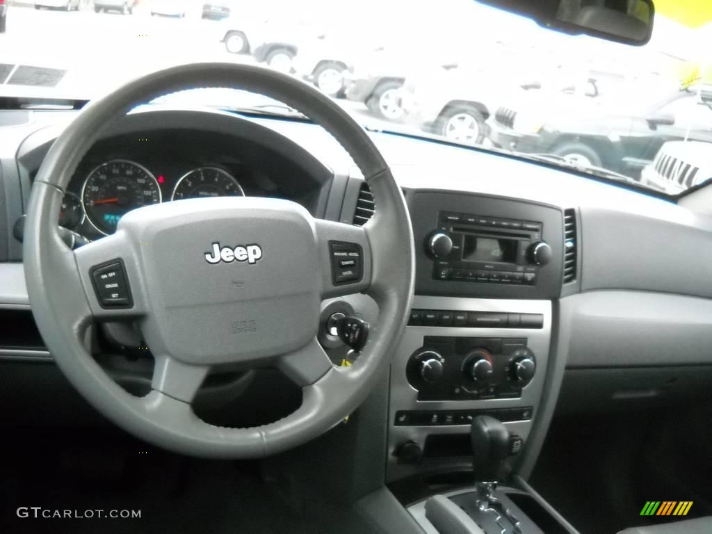 2007 Grand Cherokee Laredo 4x4 - Bright Silver Metallic / Medium Slate Gray photo #11