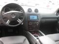 Black - ML 500 4Matic Photo No. 24
