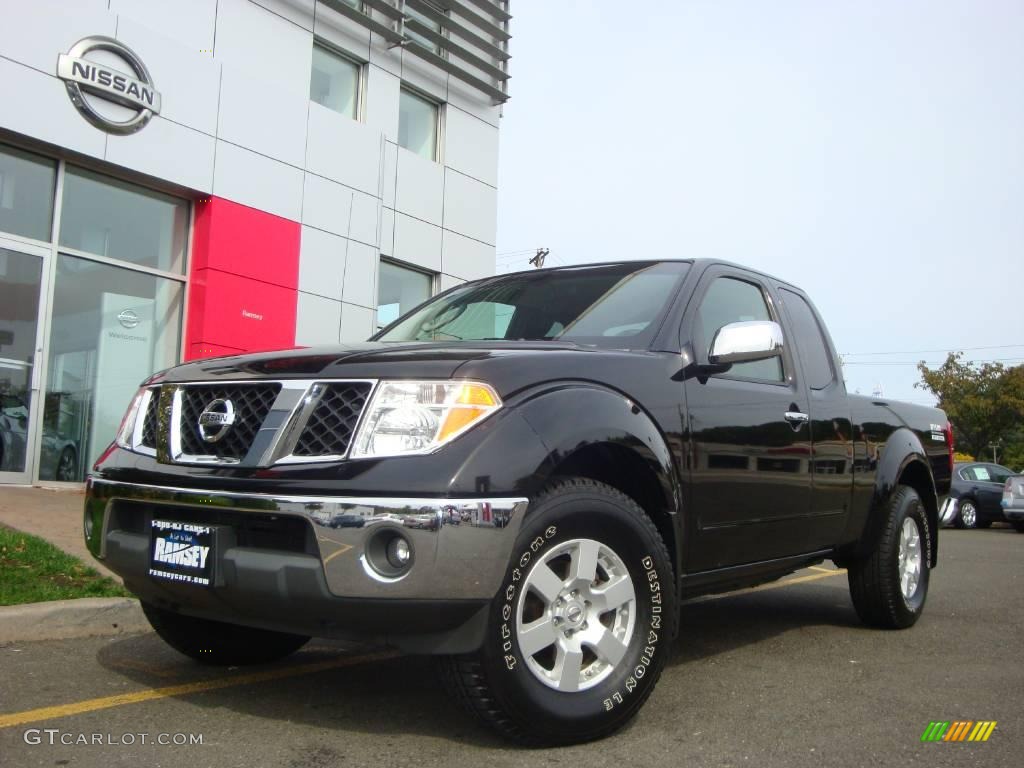 2006 Frontier NISMO King Cab 4x4 - Super Black / Charcoal photo #1