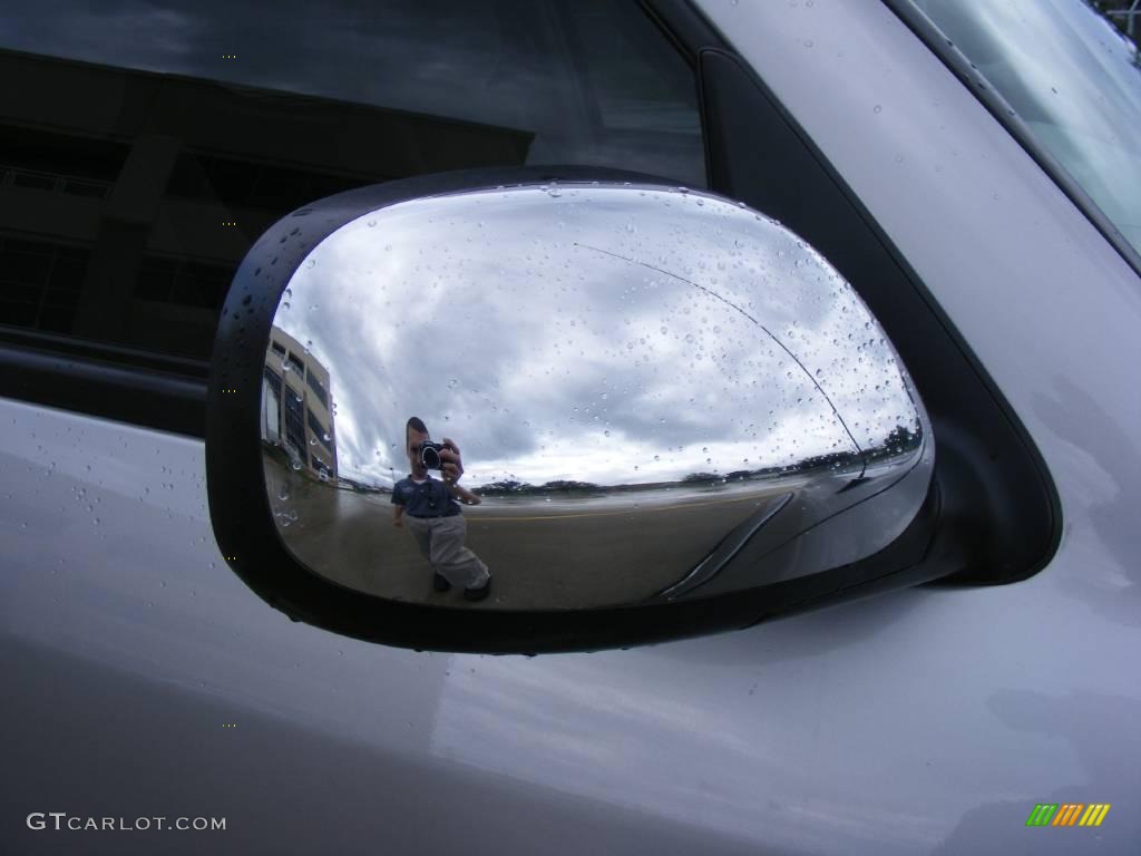 2006 Tundra SR5 Double Cab - Silver Sky Metallic / Dark Gray photo #17