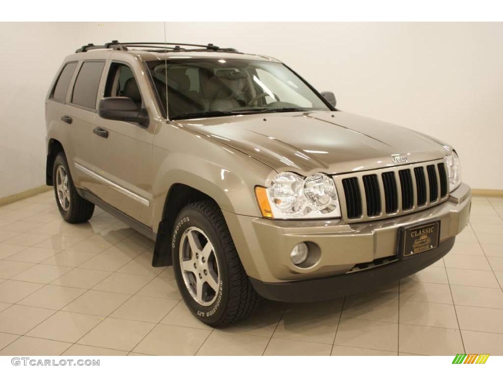 2005 Light Khaki Metallic Jeep Grand Cherokee Laredo 4x4 19652306