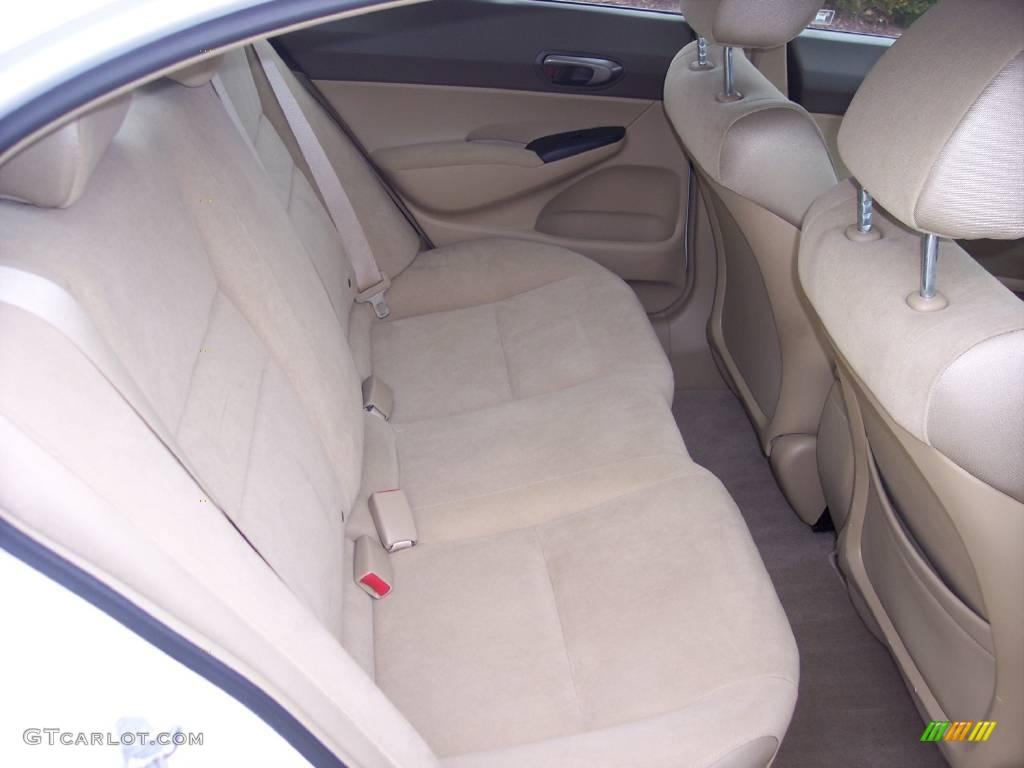 2007 Civic LX Sedan - Taffeta White / Ivory photo #21