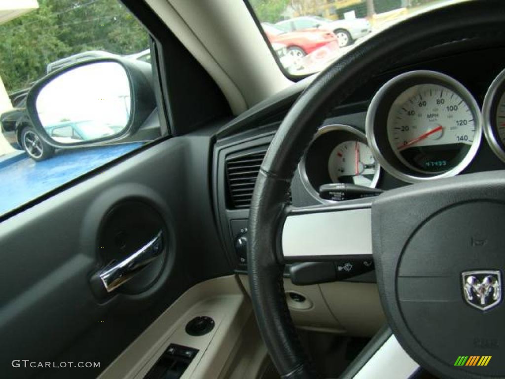 2006 Charger SXT - Brilliant Black Crystal Pearl / Dark Slate Gray/Light Graystone photo #16