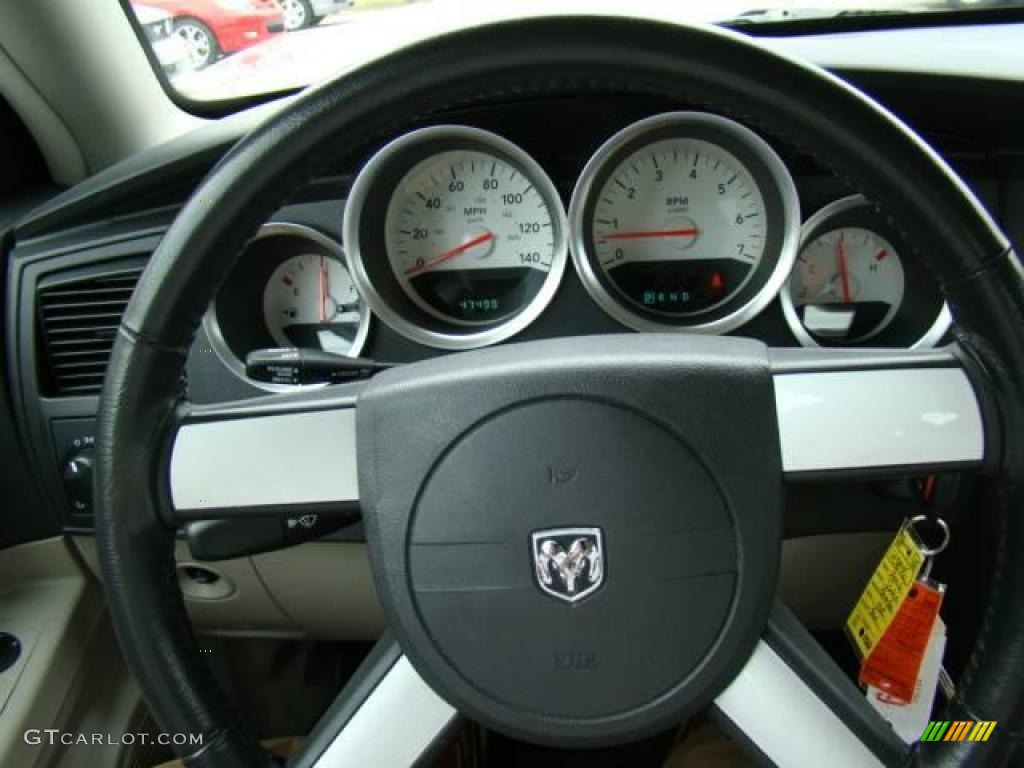2006 Charger SXT - Brilliant Black Crystal Pearl / Dark Slate Gray/Light Graystone photo #17