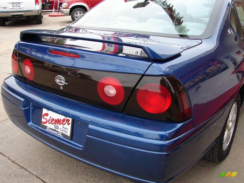 2005 Impala LS - Superior Blue Metallic / Medium Gray photo #16