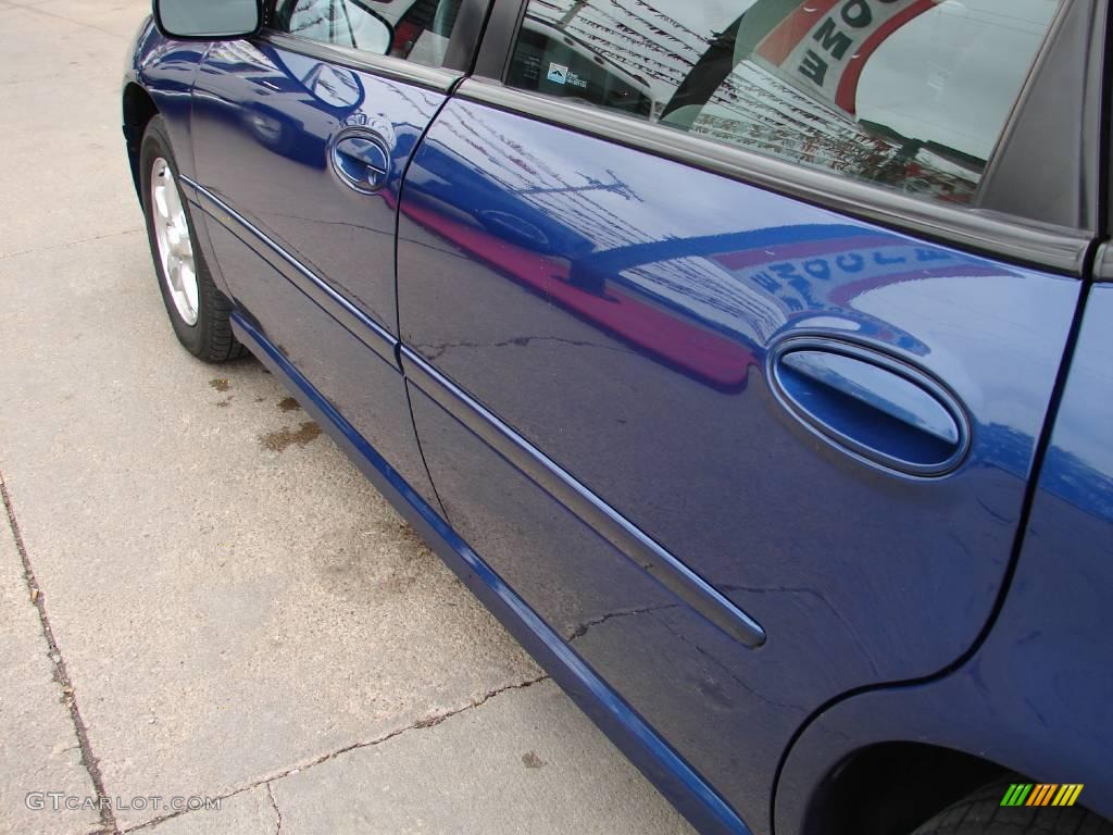 2005 Impala LS - Superior Blue Metallic / Medium Gray photo #23