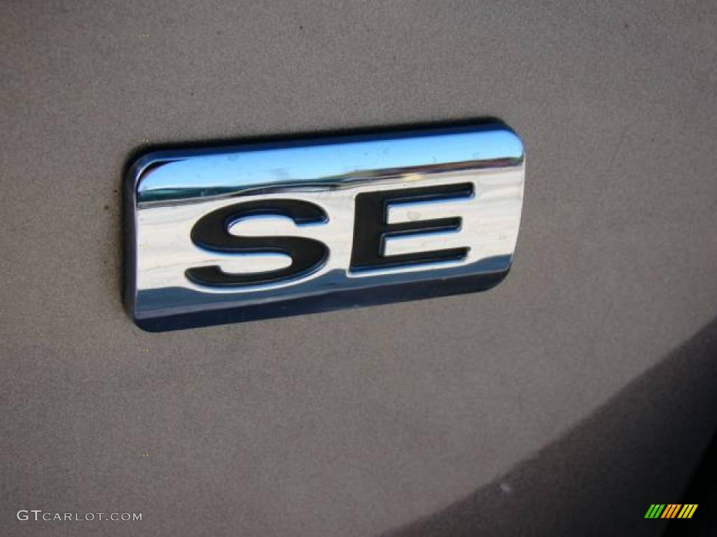 2009 Focus SE Sedan - Sterling Grey Metallic / Charcoal Black photo #26