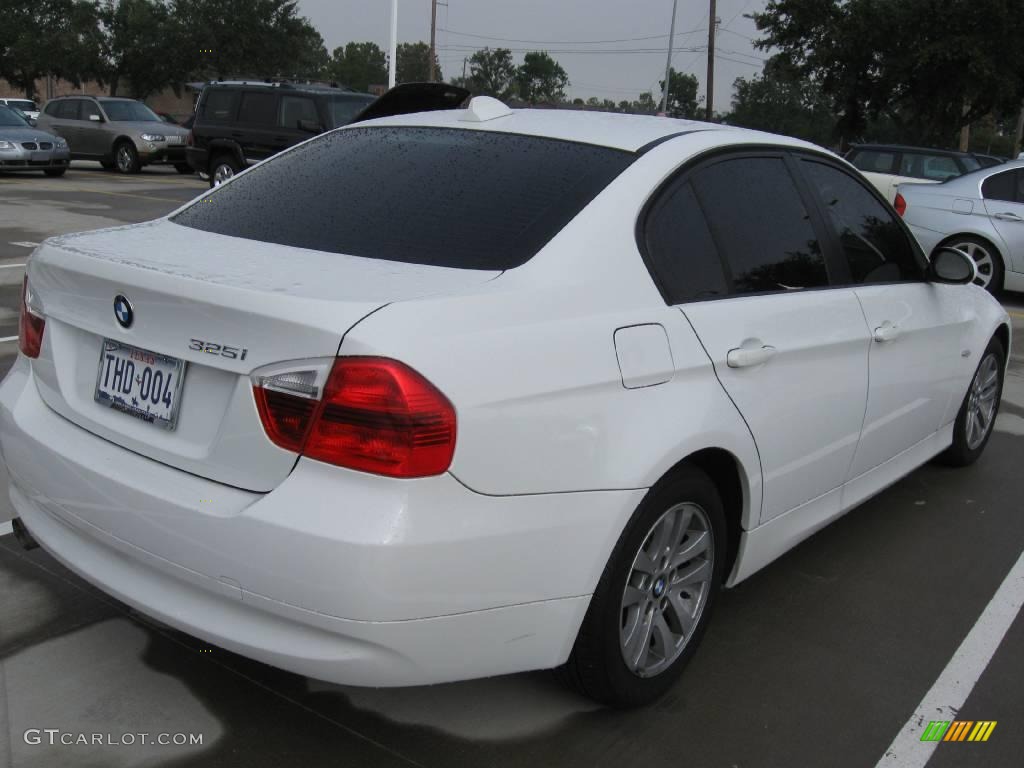 2006 3 Series 325i Sedan - Alpine White / Black photo #3