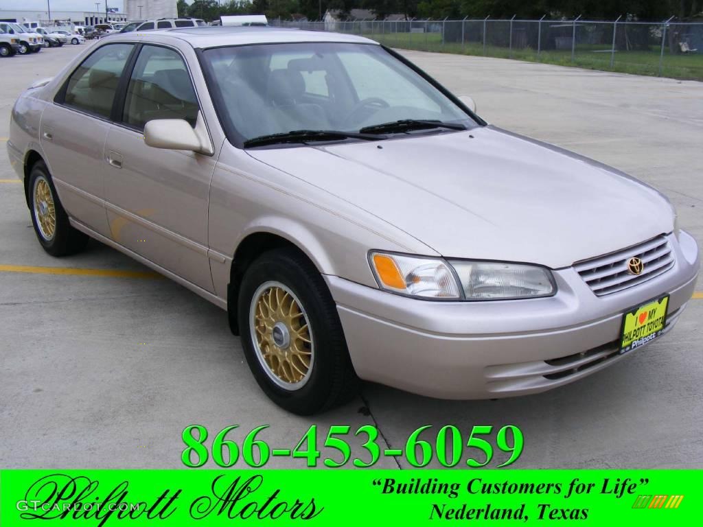 1997 Camry XLE V6 - Cashmere Beige Metallic / Beige photo #1