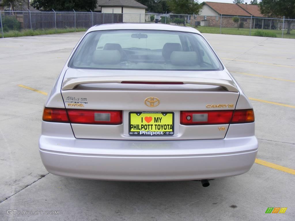 1997 Camry XLE V6 - Cashmere Beige Metallic / Beige photo #4