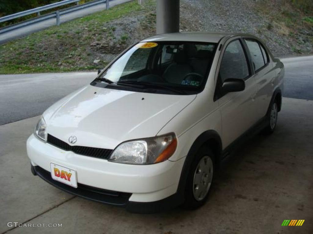 2002 ECHO Sedan - Polar White / Shadow Gray photo #5