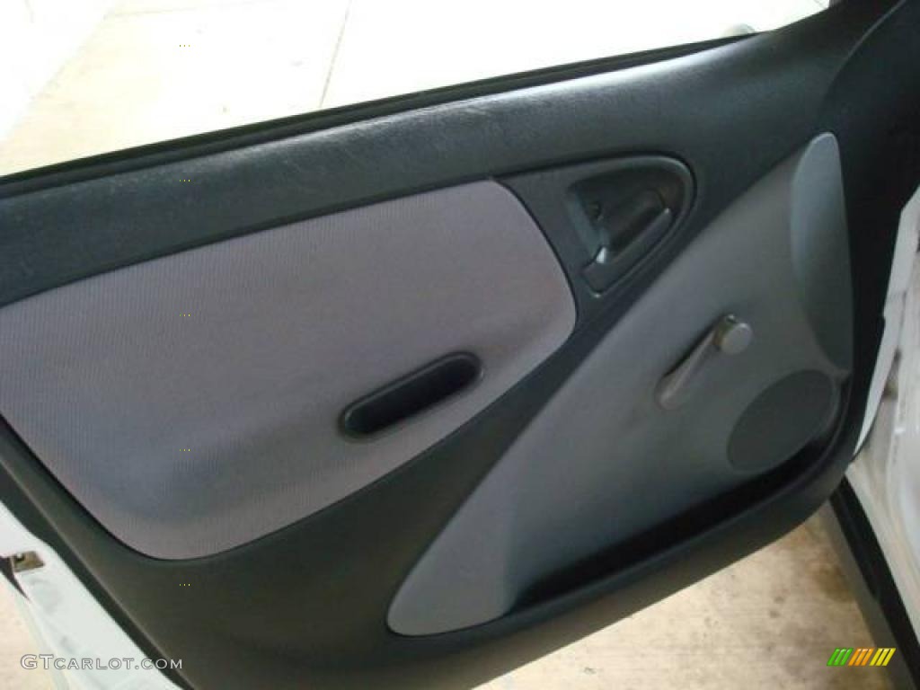 2002 ECHO Sedan - Polar White / Shadow Gray photo #11