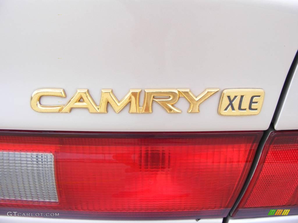 1997 Camry XLE V6 - Cashmere Beige Metallic / Beige photo #24