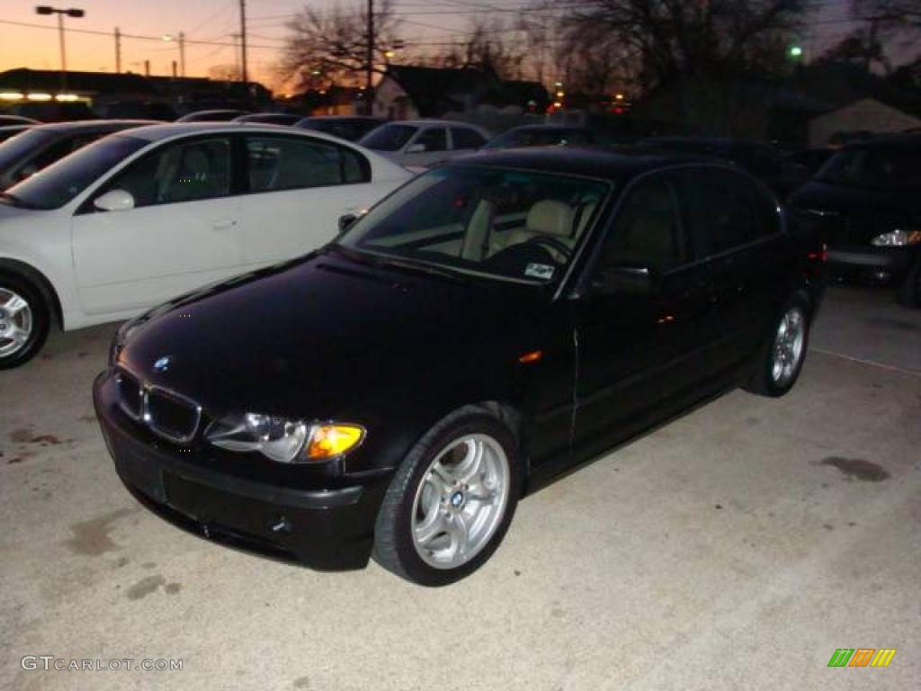 2004 3 Series 330i Sedan - Black Sapphire Metallic / Sand photo #12