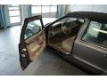 Medium Graphite Metallic - Town Car Executive Photo No. 24