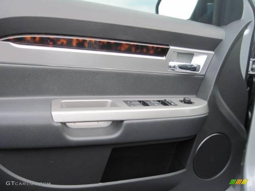 2010 Sebring Limited Sedan - Bright Silver Metallic / Dark Slate Gray photo #7
