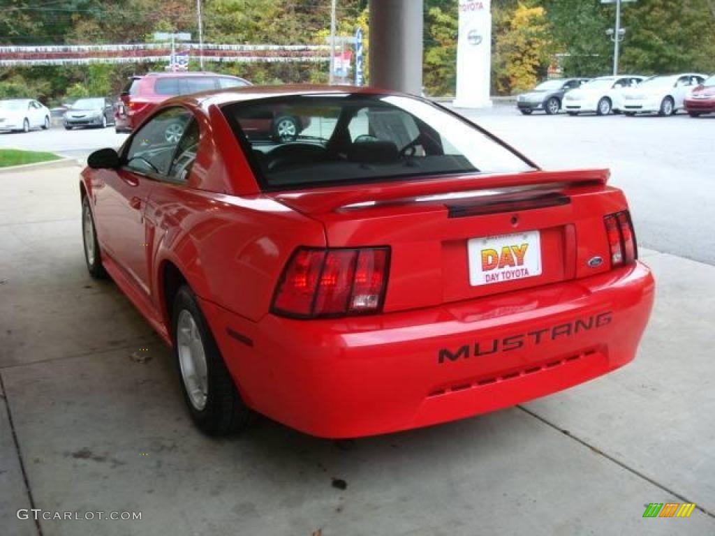 2000 Mustang V6 Coupe - Performance Red / Dark Charcoal photo #4