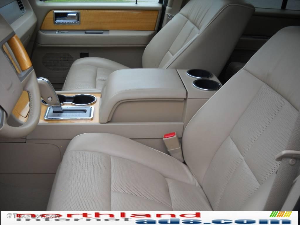 2007 Navigator L Luxury 4x4 - White Chocolate Tri-Coat / Camel photo #8