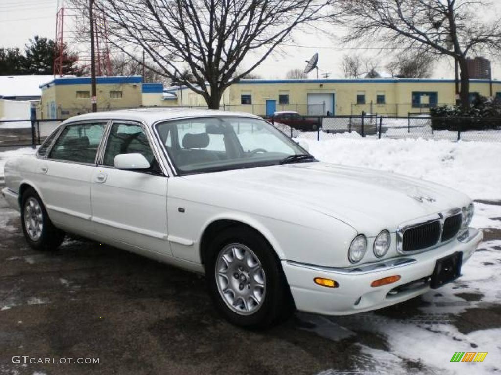 1998 XJ XJ8 L - Spindrift White / Oatmeal photo #19