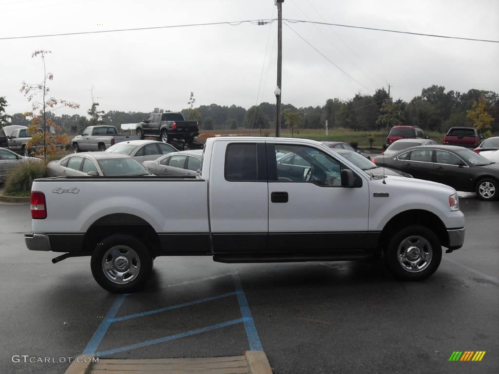 2006 F150 XLT SuperCab 4x4 - Oxford White / Medium/Dark Flint photo #5