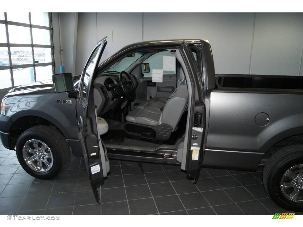 2006 F150 XL Regular Cab - Dark Shadow Grey Metallic / Medium/Dark Flint photo #22