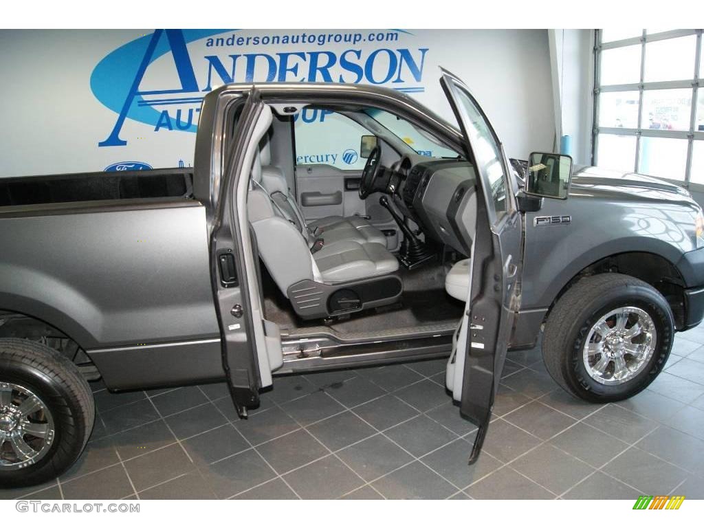 2006 F150 XL Regular Cab - Dark Shadow Grey Metallic / Medium/Dark Flint photo #24