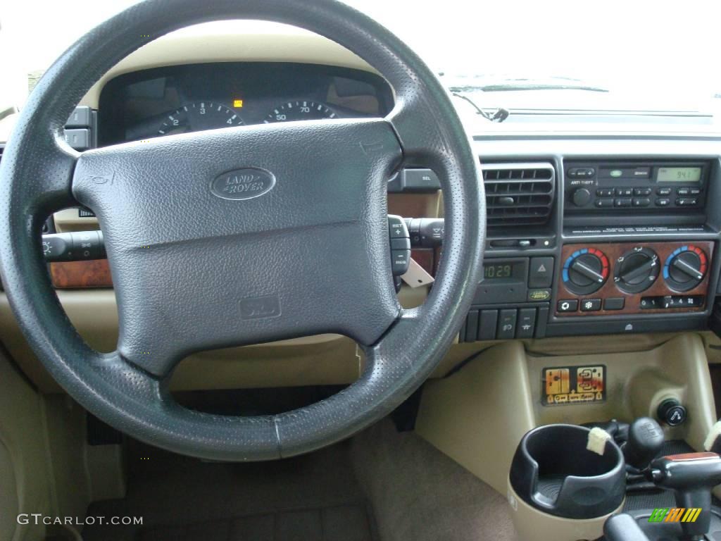 1998 Discovery LE - Charleston Green Metallic / Bahama Beige photo #23