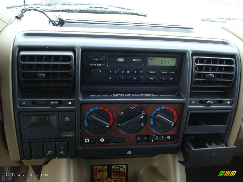 1998 Discovery LE - Charleston Green Metallic / Bahama Beige photo #24
