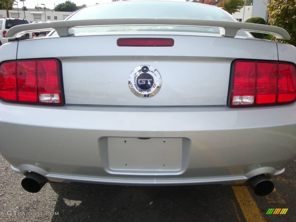 2005 Mustang GT Premium Coupe - Satin Silver Metallic / Dark Charcoal photo #22