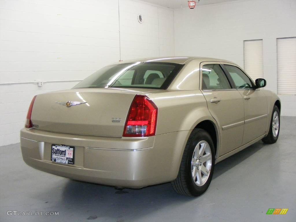 2007 300 Touring - Linen Gold Metallic / Dark Khaki/Light Graystone photo #4