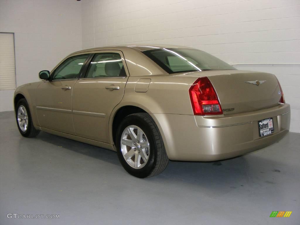 2007 300 Touring - Linen Gold Metallic / Dark Khaki/Light Graystone photo #6