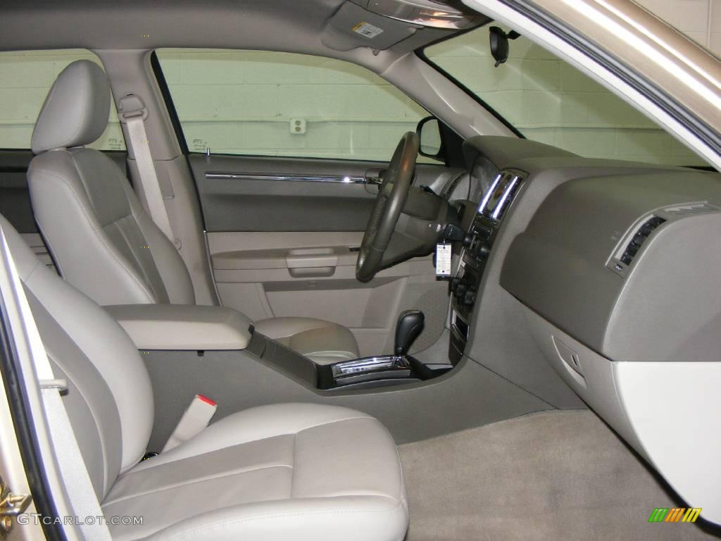 2007 300 Touring - Linen Gold Metallic / Dark Khaki/Light Graystone photo #18