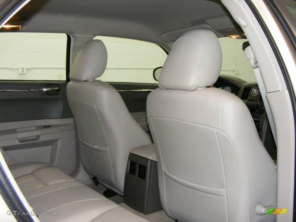 2007 300 Touring - Linen Gold Metallic / Dark Khaki/Light Graystone photo #21