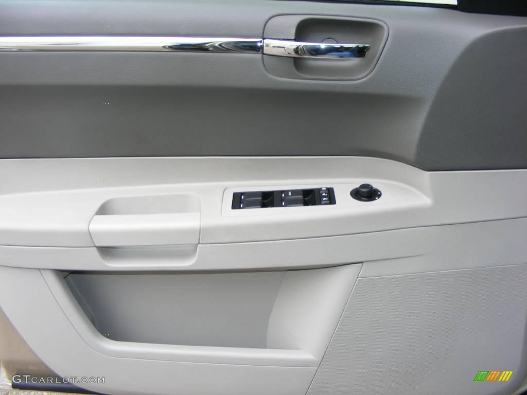 2007 300 Touring - Linen Gold Metallic / Dark Khaki/Light Graystone photo #31