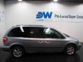 Butane Blue Pearl - Caravan SXT Photo No. 6