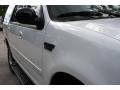 Oxford White - Expedition XLT 4x4 Photo No. 15