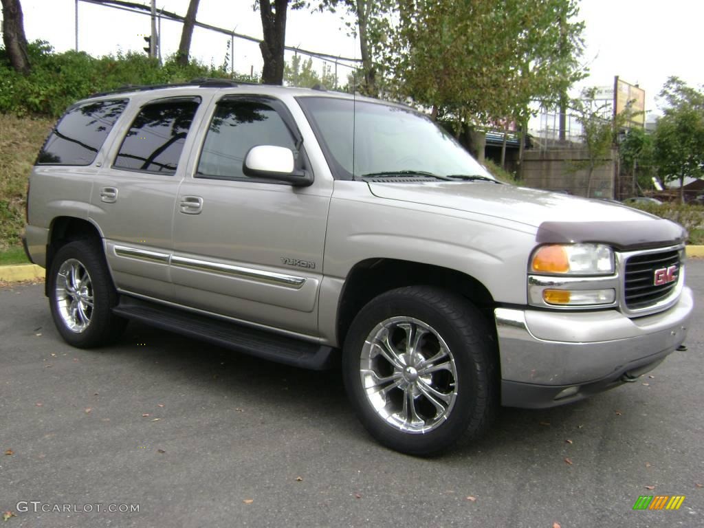 2004 Yukon SLT 4x4 - Silver Birch Metallic / Pewter/Dark Pewter photo #2