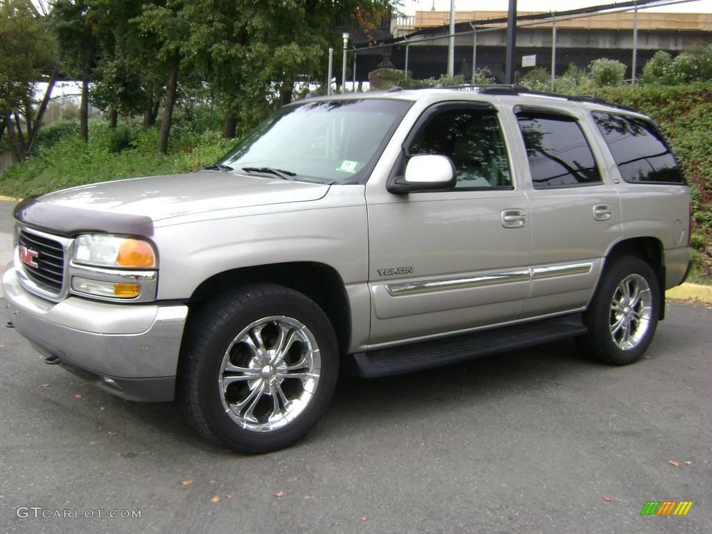 2004 Yukon SLT 4x4 - Silver Birch Metallic / Pewter/Dark Pewter photo #3