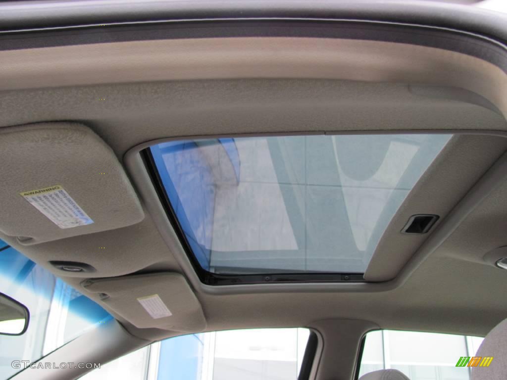 2001 Alero GL Sedan - Arctic White / Pewter photo #17
