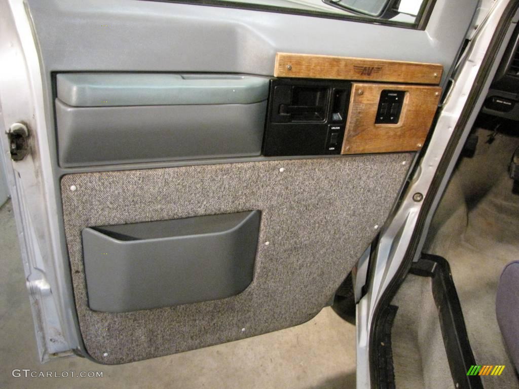 1987 Safari Conversion Van - Silver Metallic / Gray photo #8