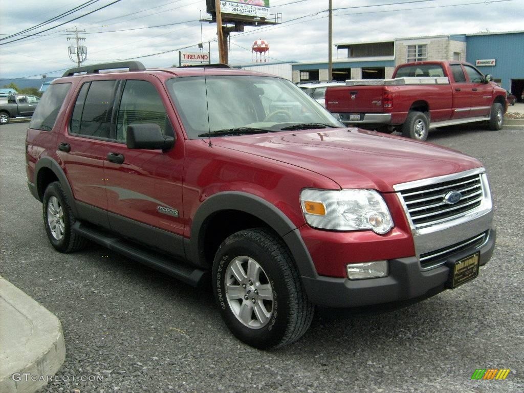 2006 Explorer XLT 4x4 - Redfire Metallic / Camel photo #7