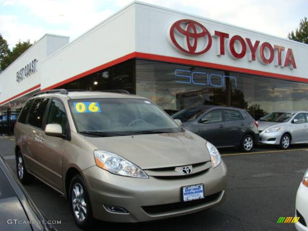 Desert Sand Mica Toyota Sienna