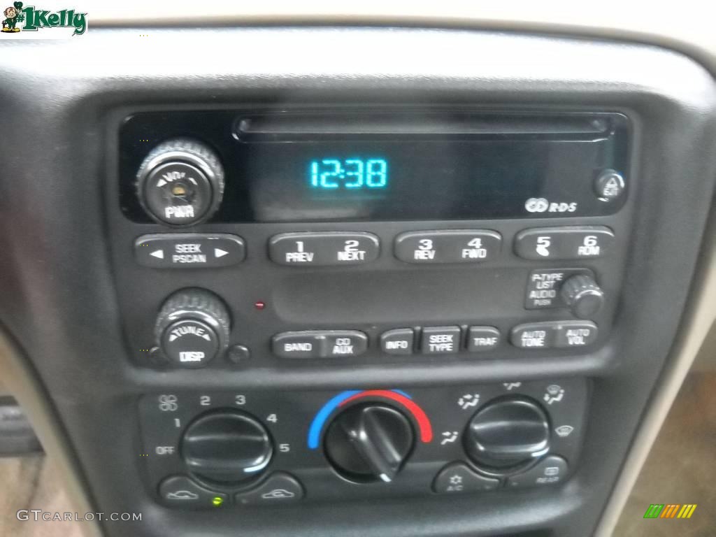 2002 Malibu Sedan - Medium Bronzemist Metallic / Neutral photo #17