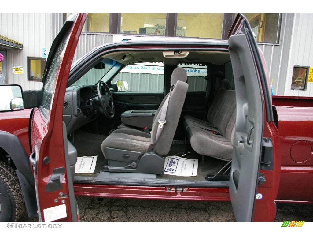 2003 Silverado 2500HD LS Extended Cab 4x4 - Dark Carmine Red Metallic / Dark Charcoal photo #5