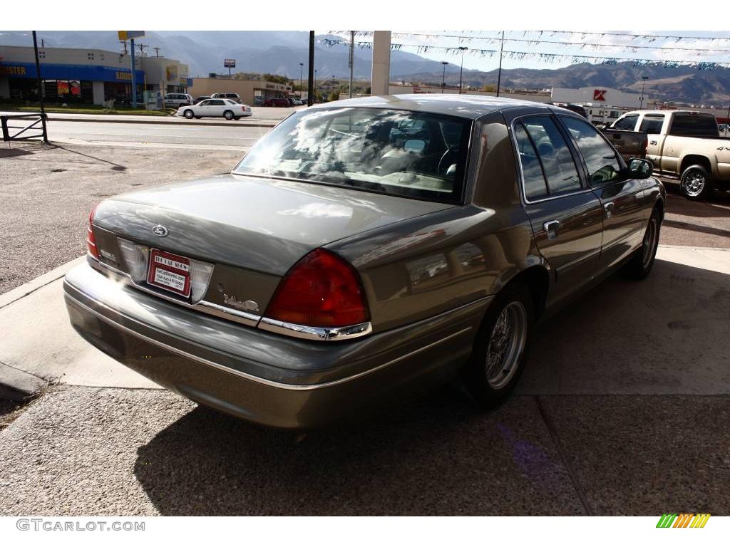 2000 Crown Victoria LX Sedan - Spruce Green Metallic / Medium Parchment photo #4