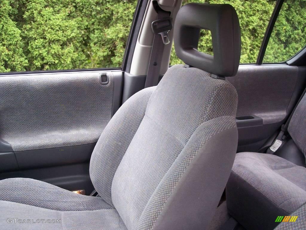 1999 Rodeo LS 4WD - Radiant Red / Gray photo #28