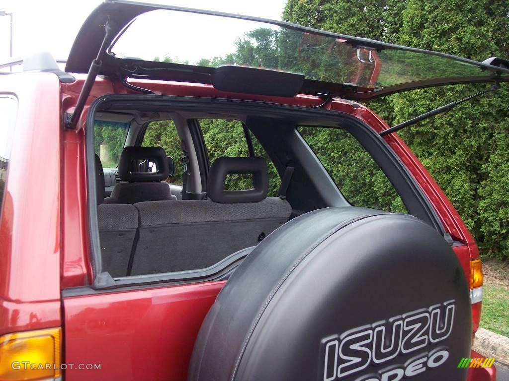 1999 Rodeo LS 4WD - Radiant Red / Gray photo #42